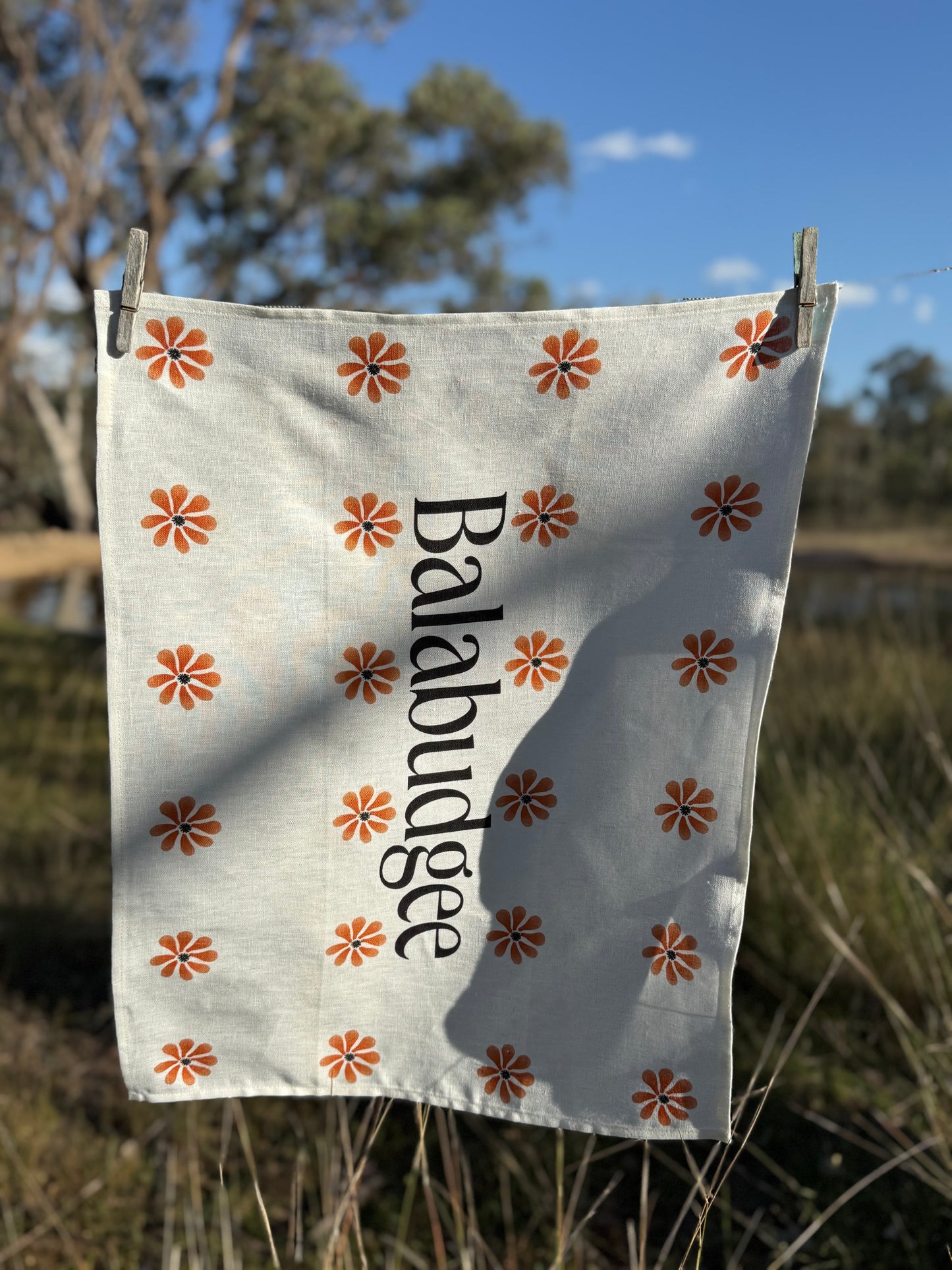 Small & Mighty Tea Towel 59 / 46 cm