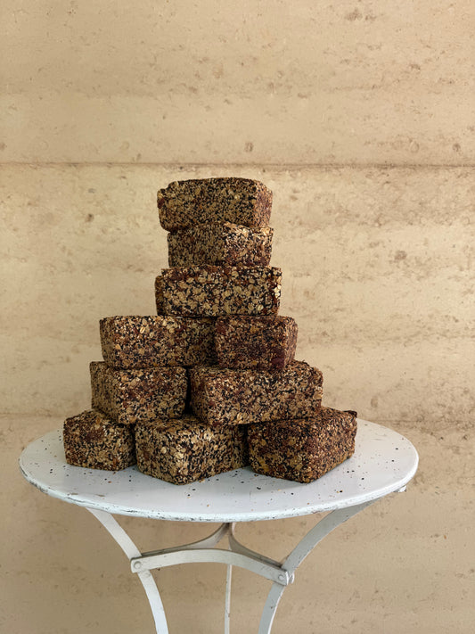 Super Seed Mountain Loaf 850g